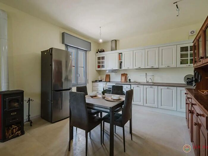 Casa con 6 locali in vendita in Via Caduti del Lavoro, Crevalcore