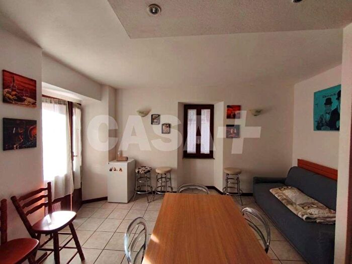 Appartamento trilocale in vendita in Piazza Cattoni, Valganna