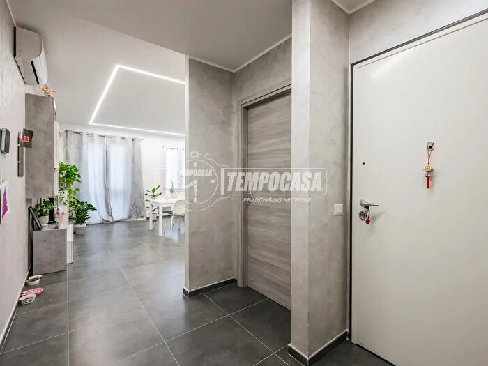 Appartamento quadrilocale in vendita in Via Canolo, Correggio