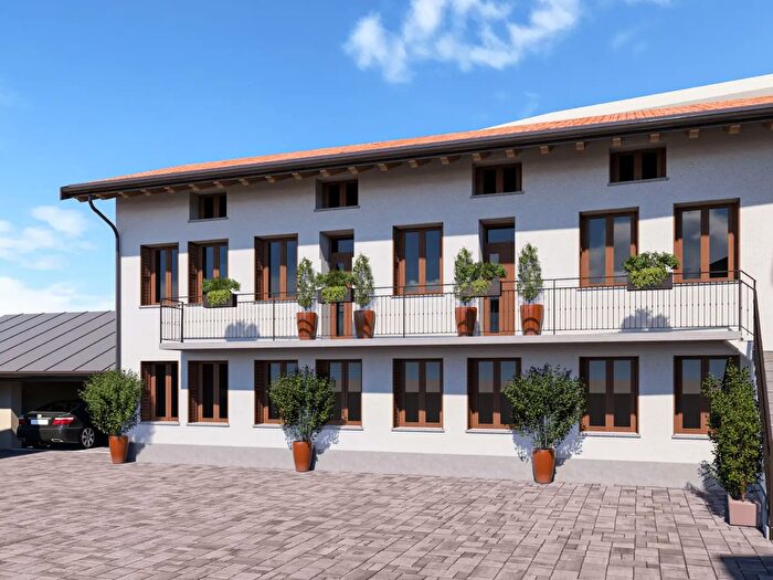 Appartamento trilocale in vendita in Via Dante, Novedrate