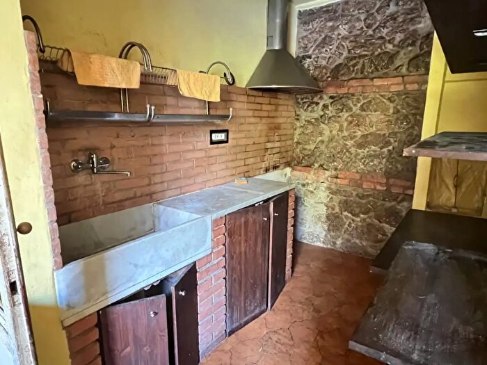 Appartamento con 5 locali in vendita in a Benedetto Croce, Massa