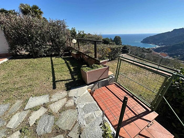 Appartamento trilocale in affitto in Noli Savona Sv, Noli