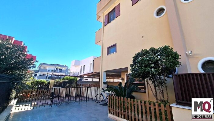 Casa con 7 locali in vendita in Mondragone