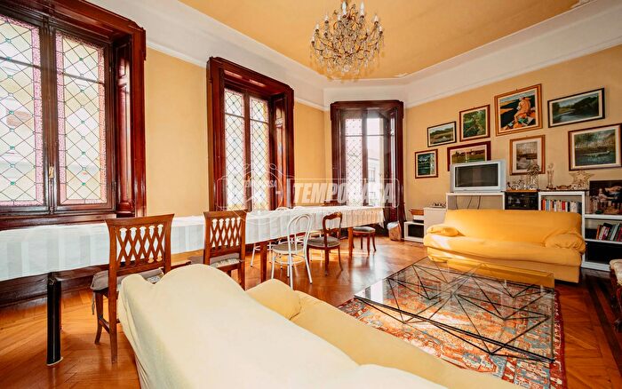 Appartamento quadrilocale in vendita in Via Giosuè Carducci, Vigevano