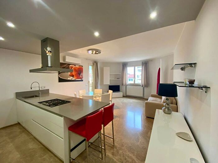 Appartamento trilocale in affitto in Via Magellano Taggia, Taggia