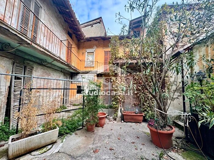 Case in Vendita e in Affitto - 3