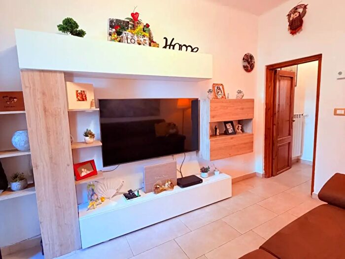 Casa quadrilocale in vendita in Cascina