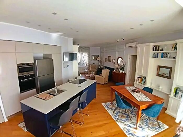 Appartamento quadrilocale in vendita in Via Luigi Caldieri, Napoli