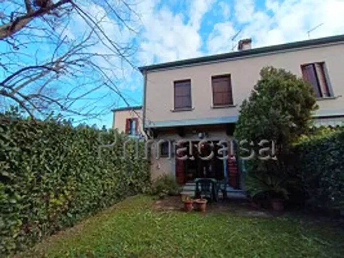 Casa con 9 locali in vendita in Via Mazzini, Scorze