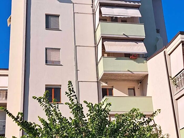 Appartamento con 6 locali in affitto in Via del Verde c, Lanciano
