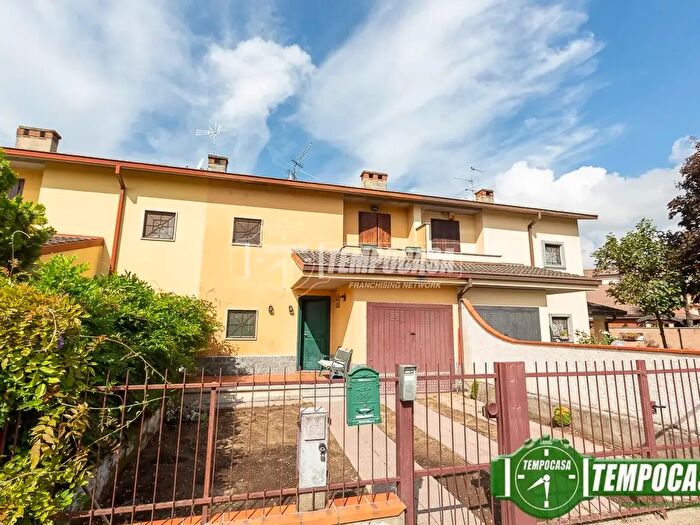 Casa quadrilocale in vendita in Via Fraconti, Sant'Angelo Lodigiano