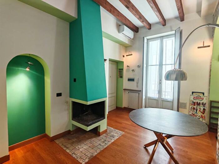 Appartamento monolocale in affitto in Piazza Maggio, Ticinese, Milano