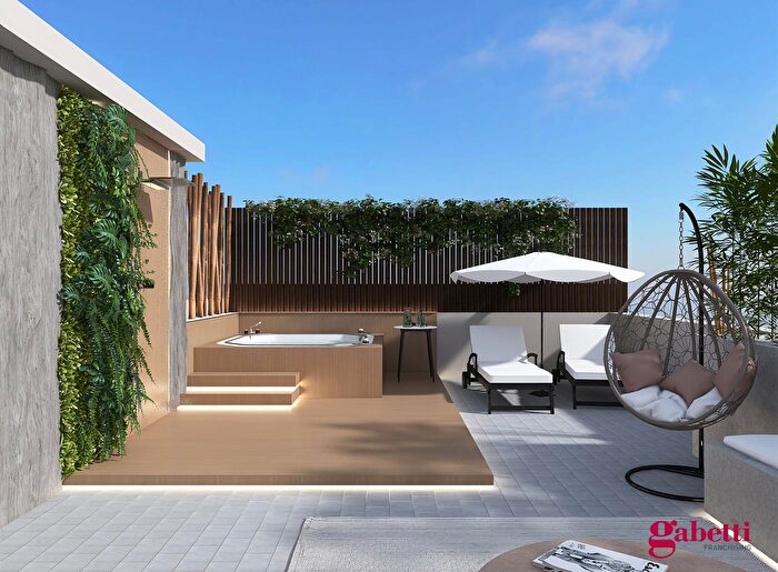 Appartamento trilocale in vendita in Via Giuseppe Verdi, Giugliano In Campania