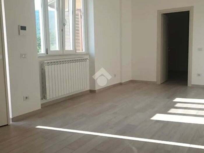 Appartamento trilocale in affitto in Contrada Case Squarcione, Veroli