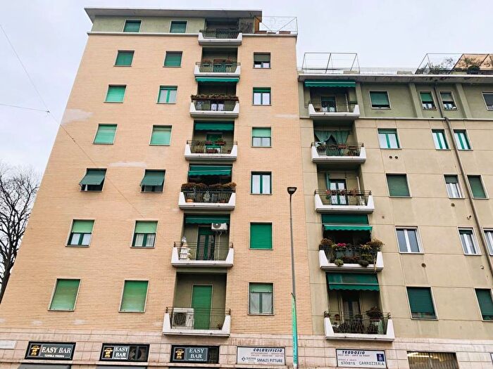 Appartamento bilocale in affitto in Via Teodosio, Casoretto, Milano