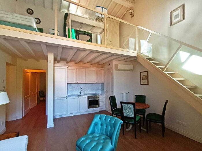 Appartamento trilocale in affitto in Piazza dei Nerli, San Frediano, Firenze