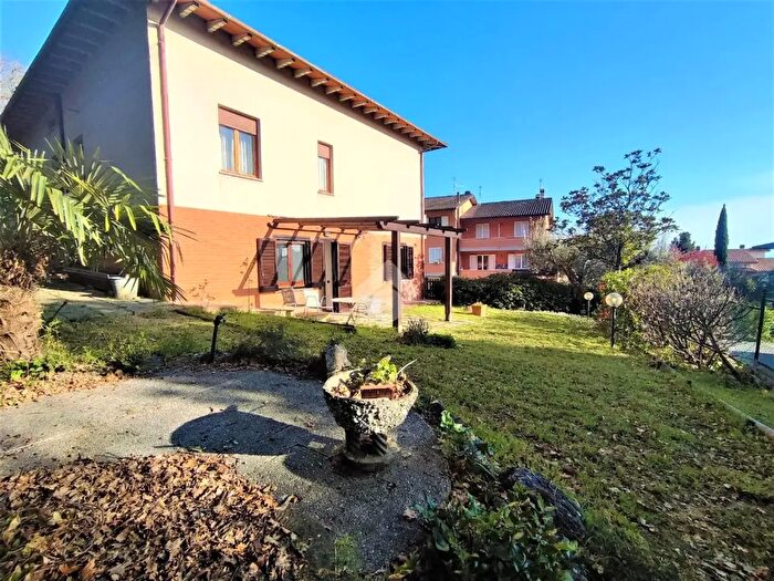 Appartamento quadrilocale in vendita in Via delle Grotte, Perugia