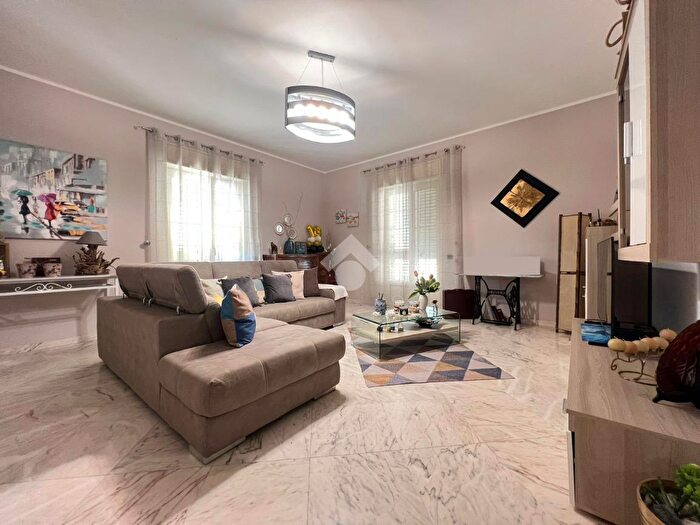 Appartamento quadrilocale in vendita in Via Francesco Milo Guggino, Palermo