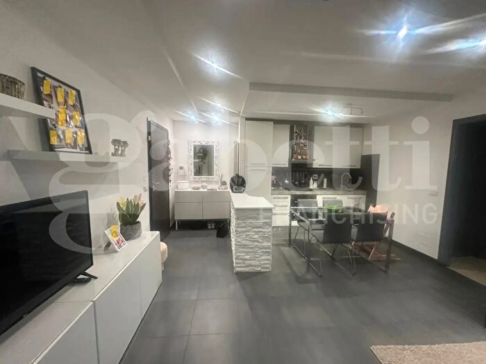 Appartamento trilocale in vendita in Via Gemona, Foligno