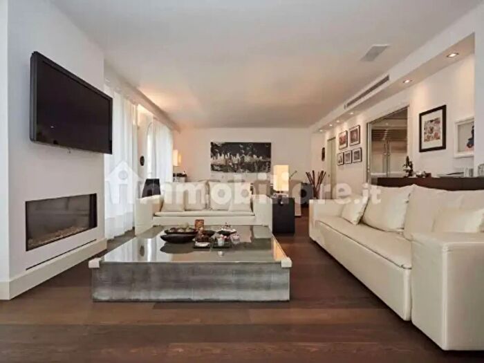 Appartamento quadrilocale in vendita in Via Washington, Milano