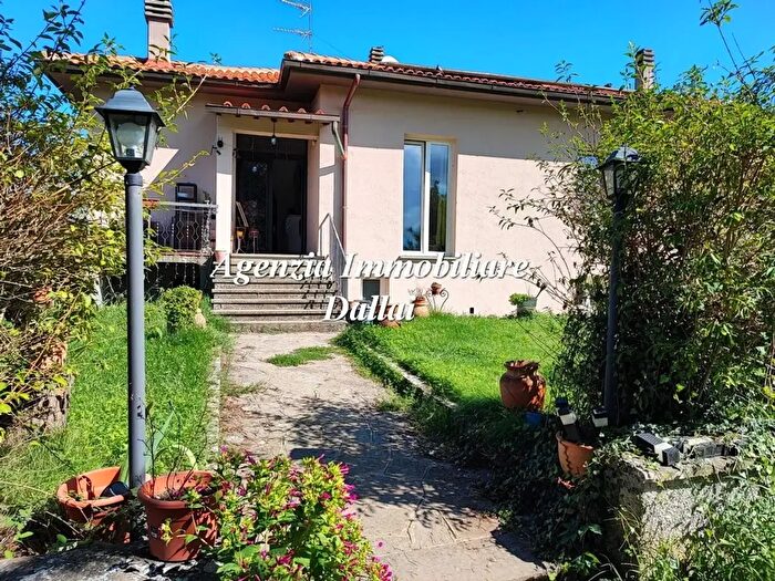 Casa con 10 locali in vendita in Sp di Sagginale, Vicchio
