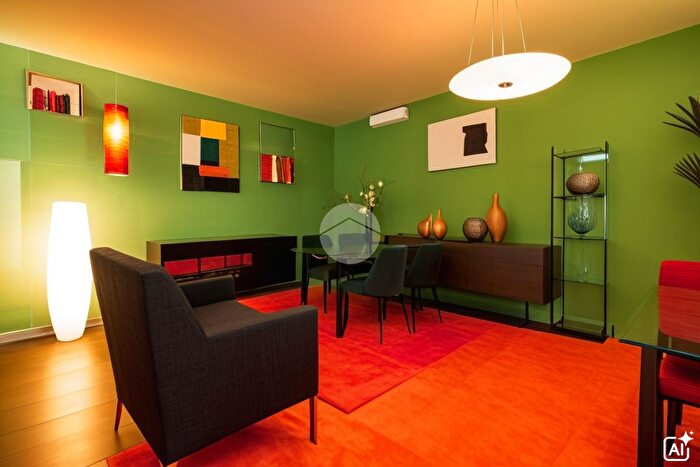 Appartamento quadrilocale in vendita in Via Montebello, Parma