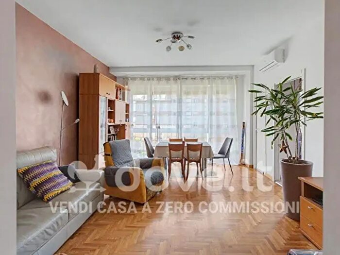 Appartamento quadrilocale in vendita in Via Roma, Bresso