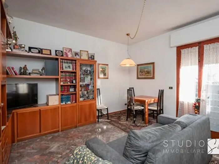 Appartamento con 5 locali in vendita in Via Rubicone, Montemurlo