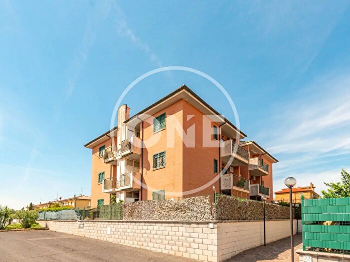 Appartamento trilocale in vendita in Via Torricella Sicura, Roma