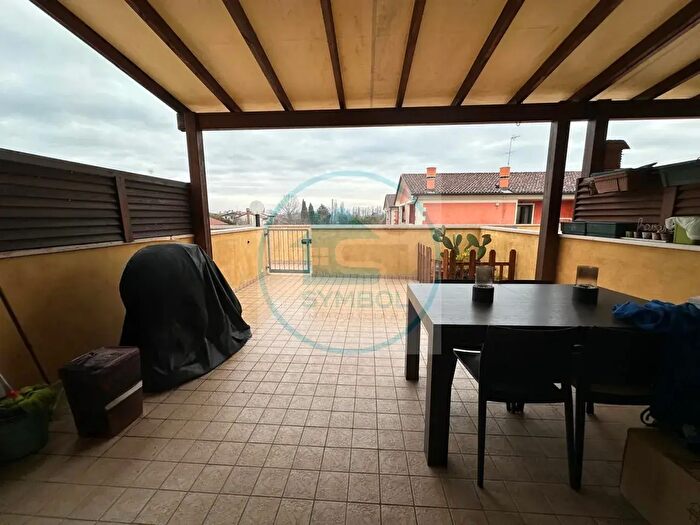 Appartamento quadrilocale in vendita in Via a Meucci, Zero Branco