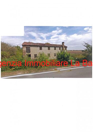 Casa in vendita in Via Deserto, Este