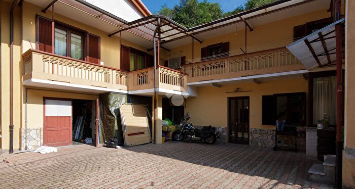 Casa quadrilocale in vendita in Via Bessone Giovanni, Porte