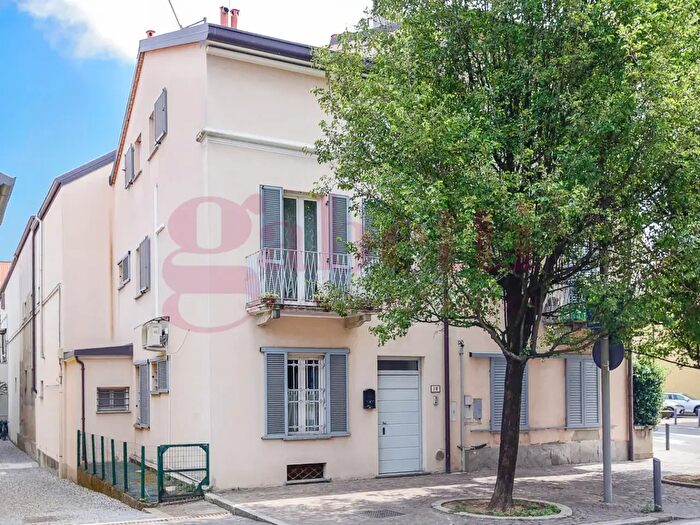 Casa quadrilocale in vendita in Via De Gasperi, Mariano Comense
