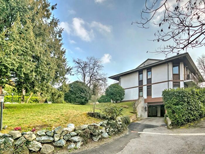 Appartamento con 5 locali in affitto in Strada del Mainero, Torino