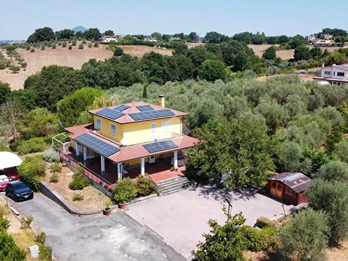 Casa con 7 locali in vendita in Via della Quercia, Fiano Romano