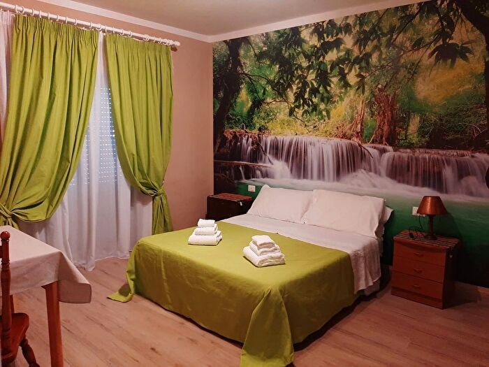 Appartamento con 6 locali in vendita in Piazza Matilde Serao, San Nicola La Strada