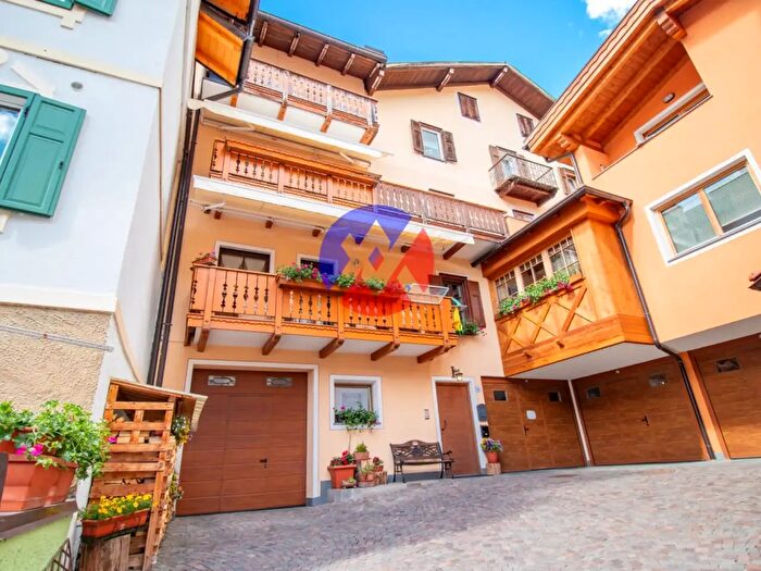 Appartamento con 5 locali in vendita in Strada Salejada, Moena