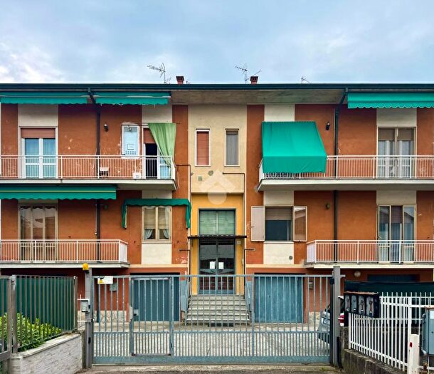 Appartamento trilocale in vendita in Via G Marconi, Broni