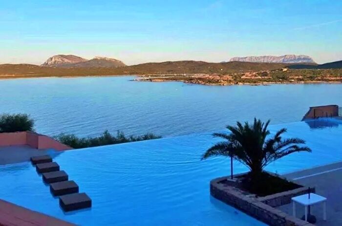 Appartamento con 6 locali in vendita in Località Golfo di Marinella Olbia, Olbia