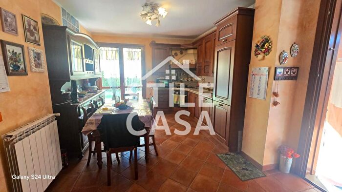 Casa con 7 locali in vendita in Altopascio
