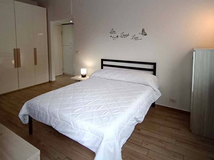 Appartamento bilocale in affitto in Via Vincenzo Maria Coronelli, Giambellino, Milano