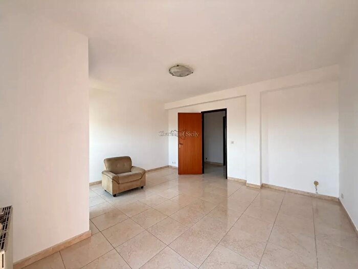 Appartamento quadrilocale in vendita in CSo Sandro Pertini, Modica