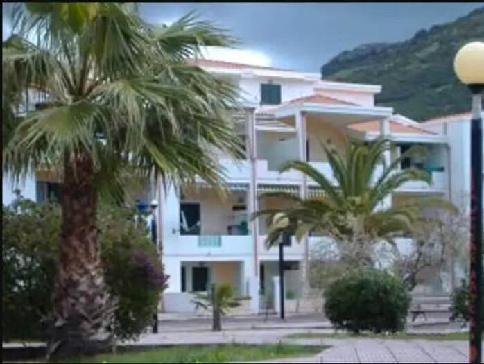 Appartamento trilocale in vendita in Via Ugo La Malfa, Bosa