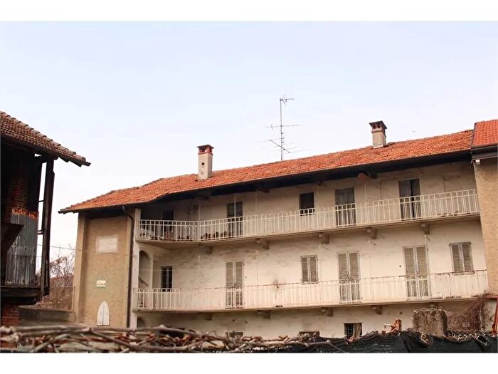 Casa con 10 locali in vendita in Borgo Ticino