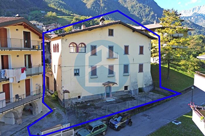 Casa con 6 locali in vendita in V Pilla, Angolo Terme