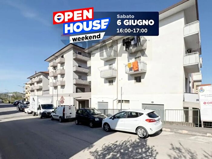 Appartamento con 6 locali in vendita in Via Nazionale, Altino