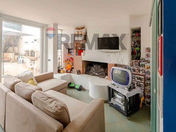 Casa trilocale in vendita in Via Oberdan, Noicattaro