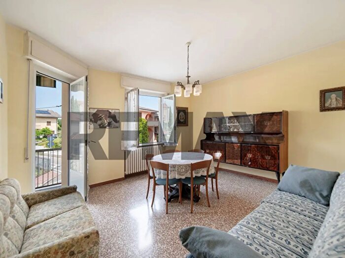 Appartamento trilocale in vendita in Via Papa Giovanni XXIII, Cornate D'Adda