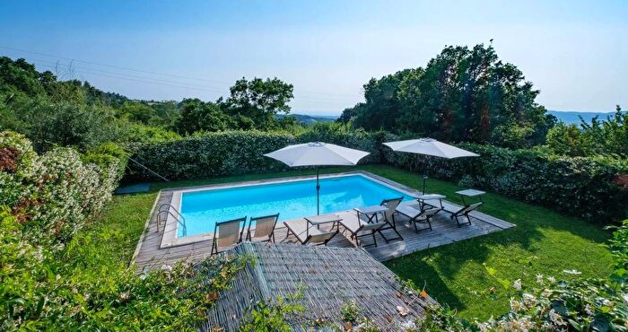 Casa con 7 locali in vendita in Castellina Marittima