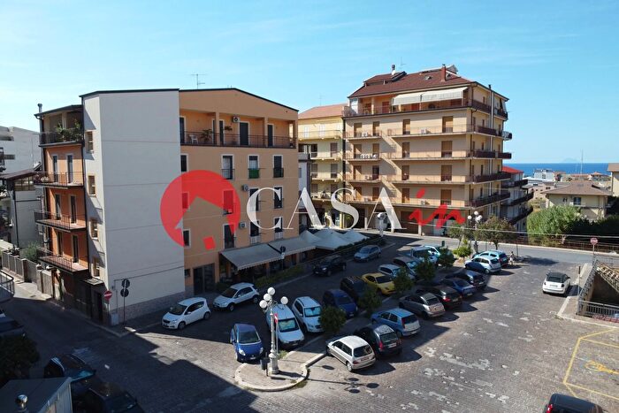 Appartamento con 5 locali in vendita in Via Vittorio Veneto, SantAgata Di Militello